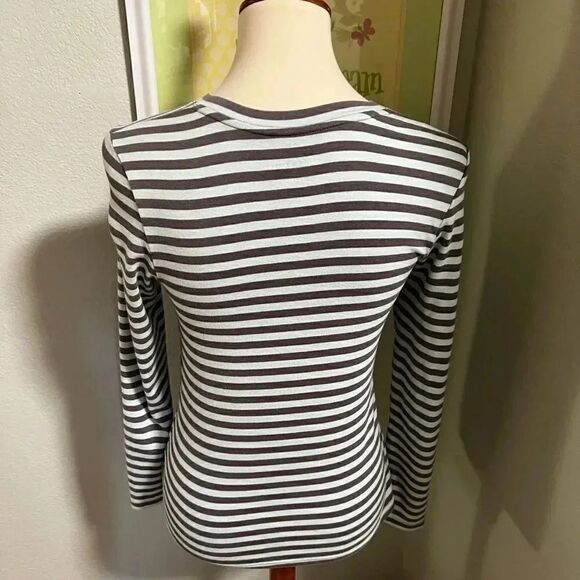 EUC Eddie Bauer Green & Gray V-Neck Long Sleeve Tee #68 - Picture 4 of 5